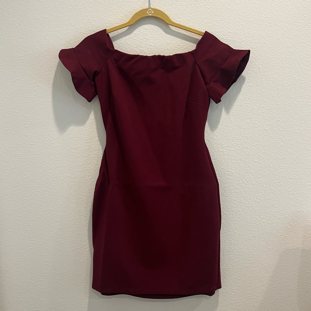 Gianni Bini Burgundy Mini Dress!! Size Medium